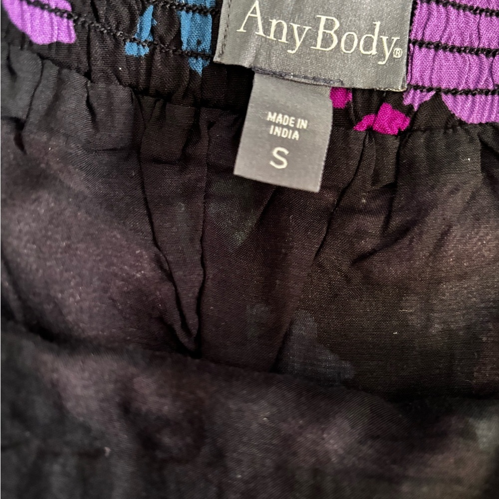 AnyBody A-Line Skirt - Black with Multicolor Floral 52 % Viscose 48% Cotton - Picture 4 of 7